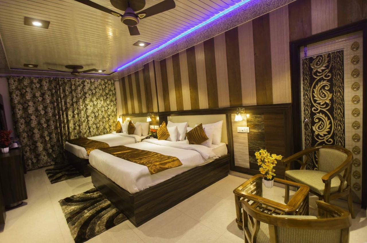 Hotel Kings Regency Drang Luaran gambar